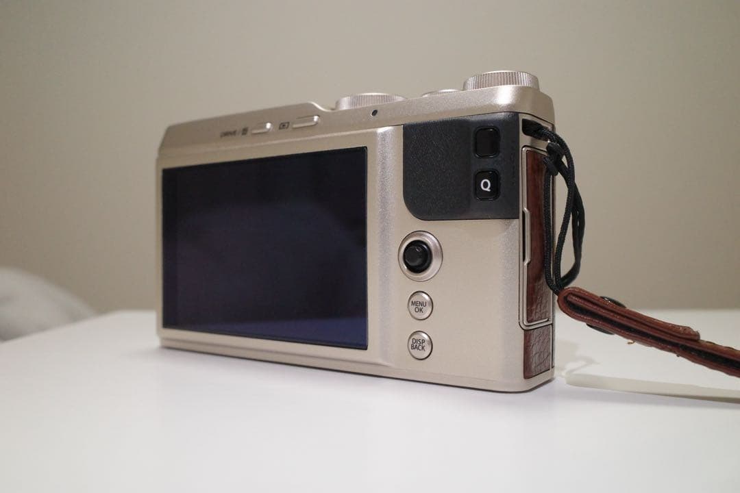 【美品】FUJIFILM XF10 シャンパンゴールド