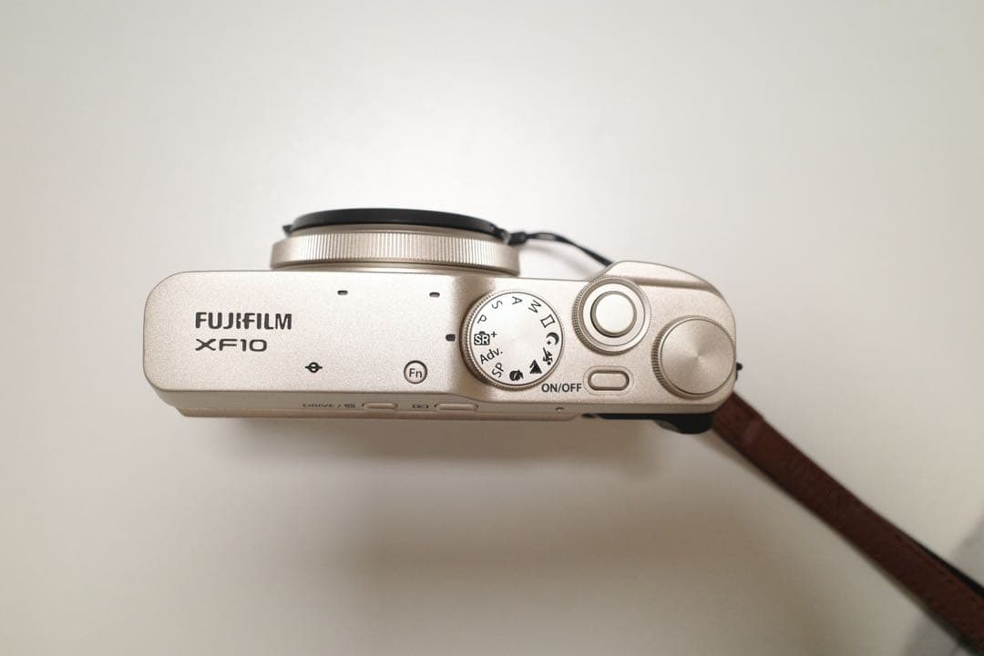 【美品】FUJIFILM XF10 シャンパンゴールド