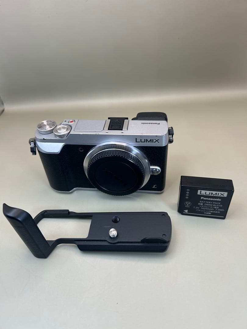 4K動画LUMIX DMC-GX7MK2 ミラーレス一眼カメラ本体とグリップ