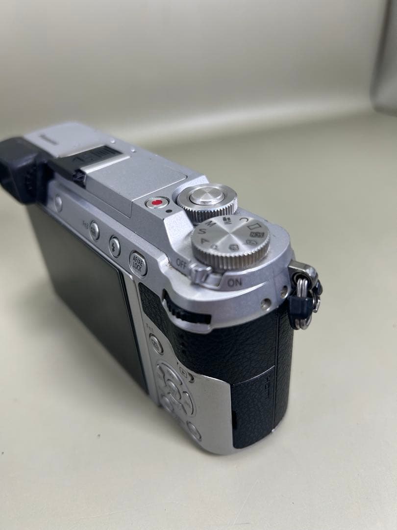 4K動画LUMIX DMC-GX7MK2 ミラーレス一眼カメラ本体とグリップ