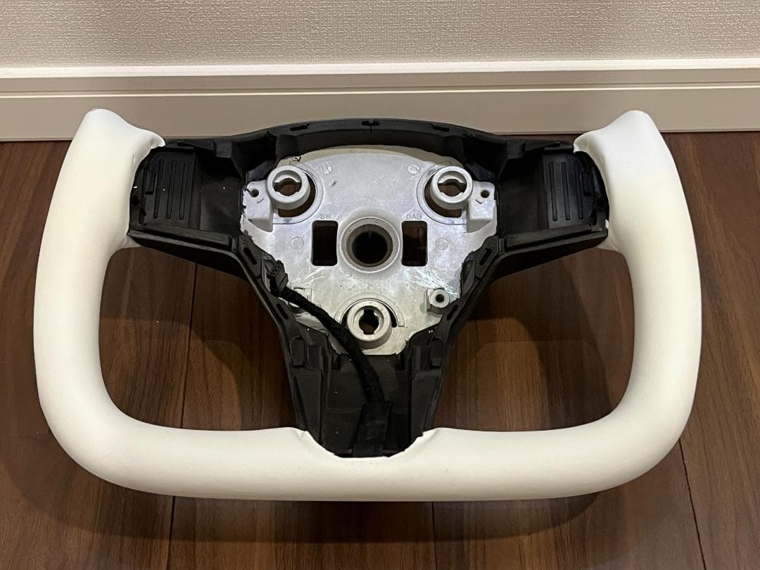 テスラモデル３　ヨークハンドル（ナッパレザー、サイドマットカーボン）ヒーター対応