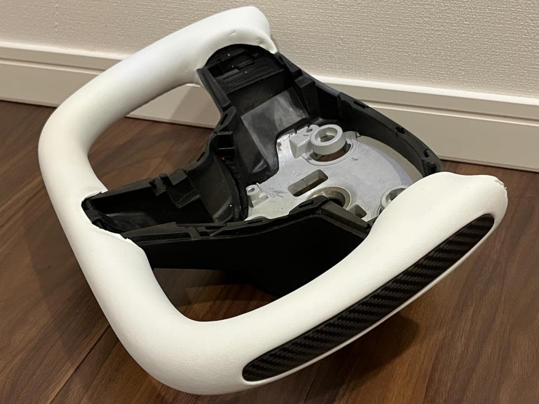 テスラモデル３　ヨークハンドル（ナッパレザー、サイドマットカーボン）ヒーター対応