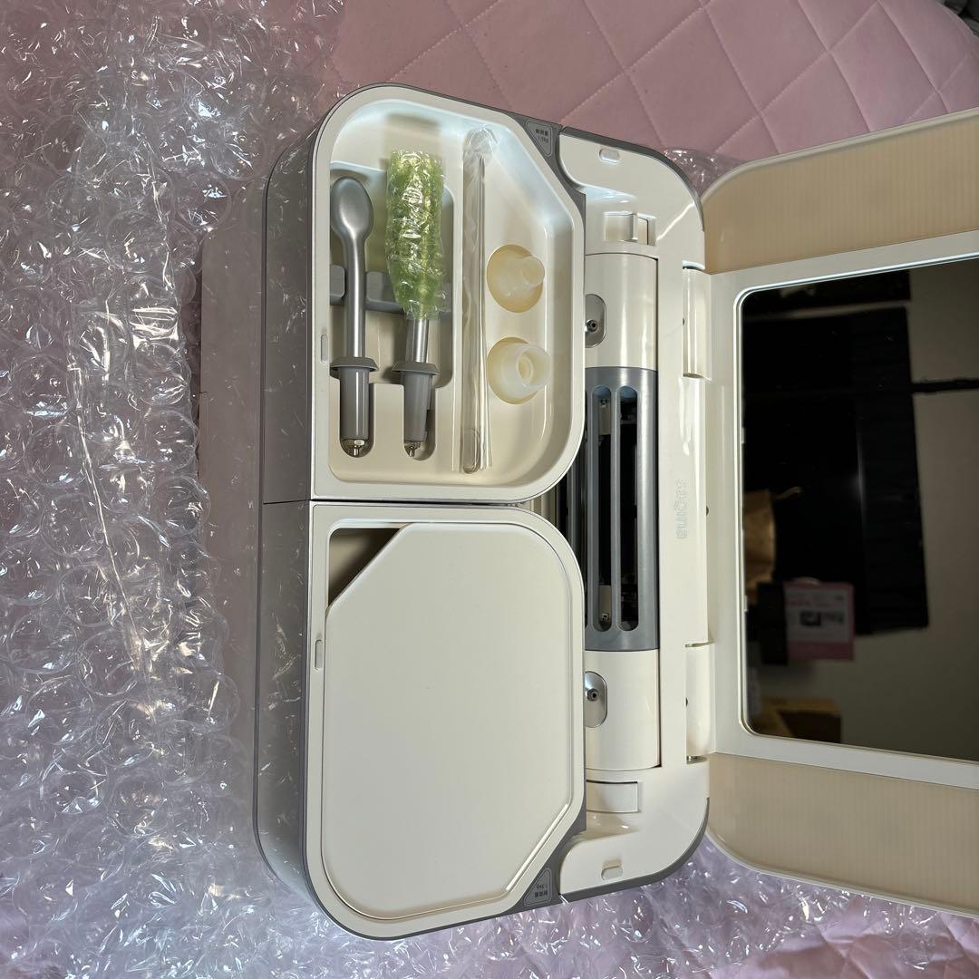 【期間限定大幅値下‼︎1度使用後、専門会社にて消毒済】美顔器【saqina】