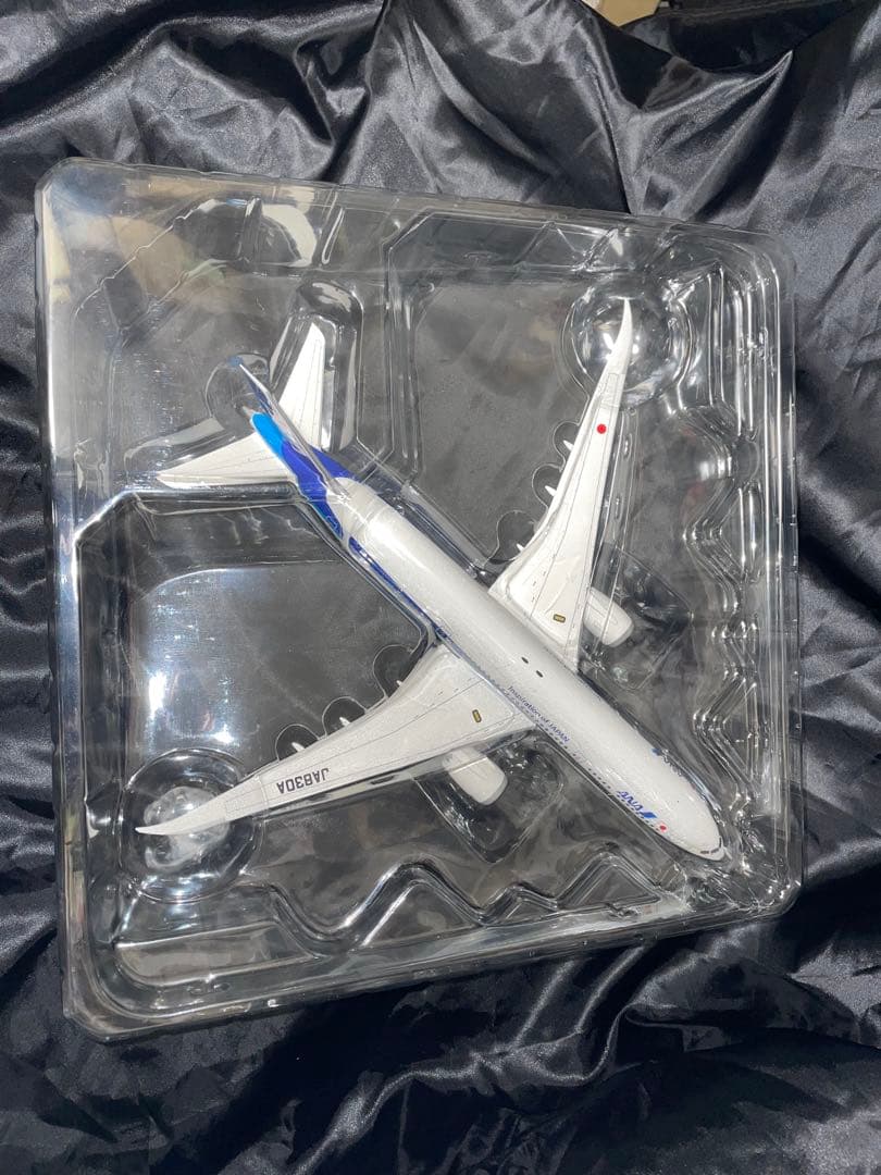 [美品]全日空商事 ANA B787-9 ギアつき 空中姿勢 JA830A