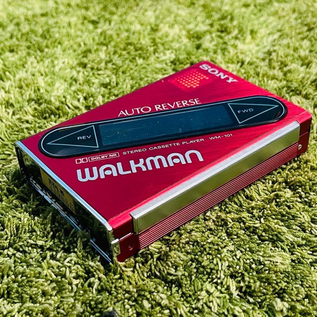 SONYWM-101カセットウォークマンレッド　イヤフォンなし本体のみジャンク品