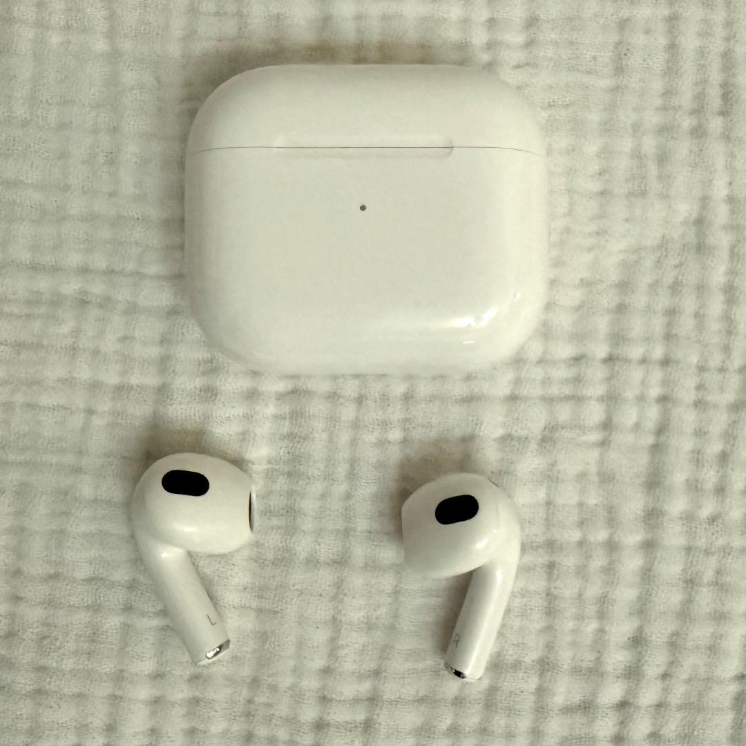 AirPods 3 (本体＋Lightning充電ケース)