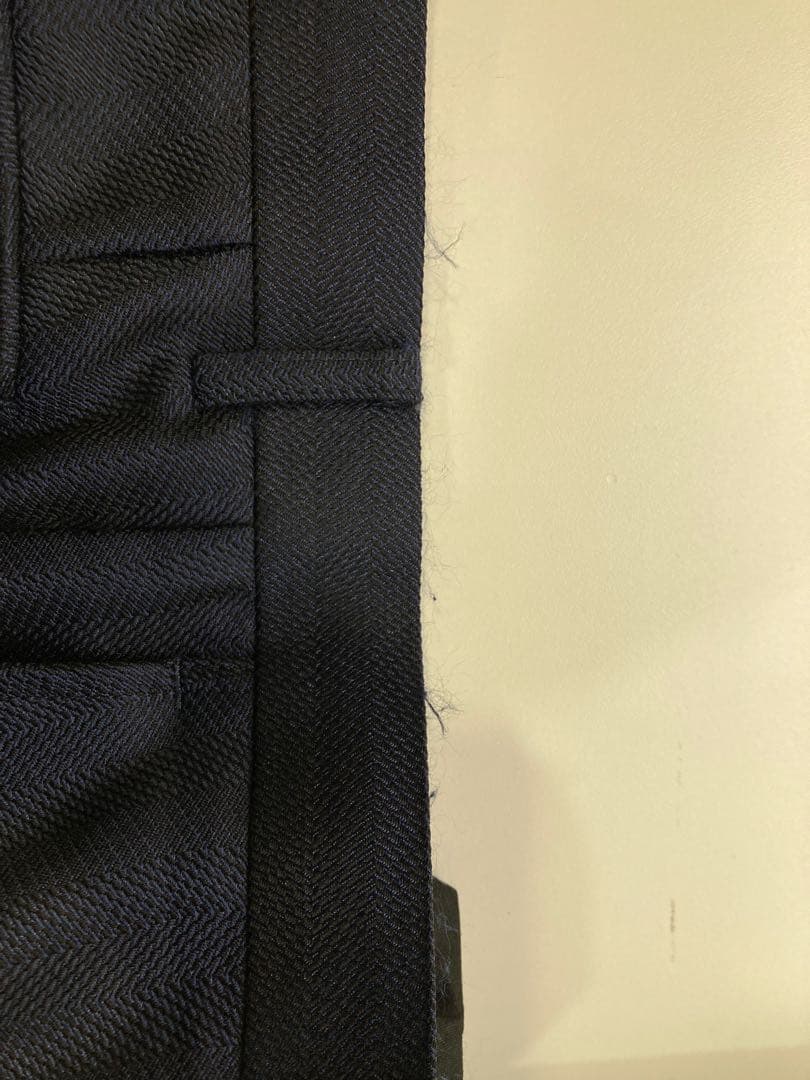 ガルニエ　ネイビースリーピーススーツ