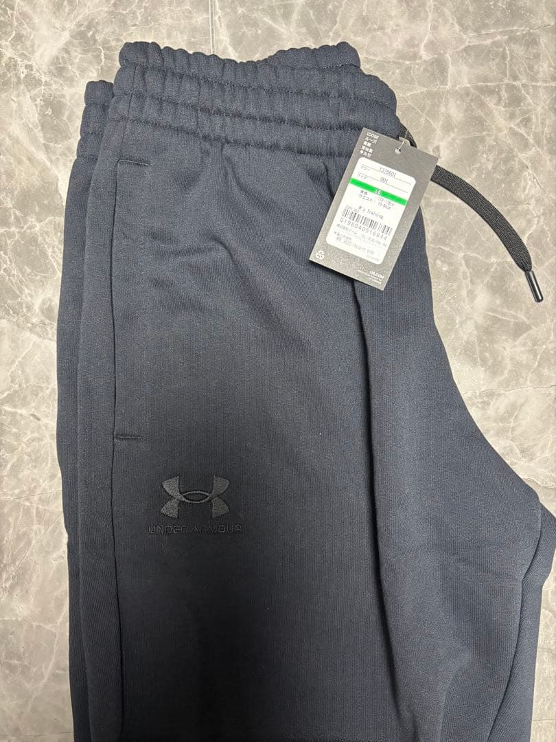 アンダーアーマー メンズ福袋 サイズL 缶