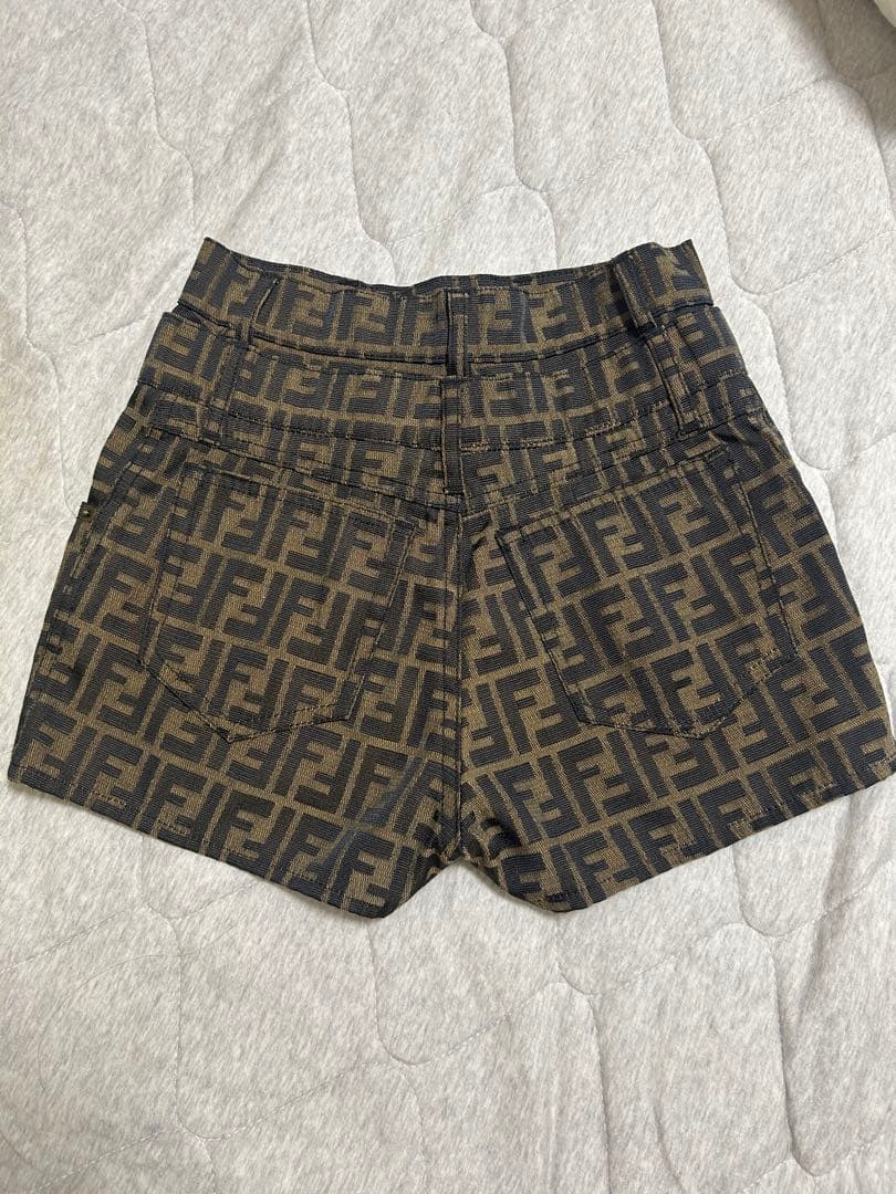 FENDI フェンディ ズッカ柄 ロゴ総柄 ショートパンツ　正規品　レア物