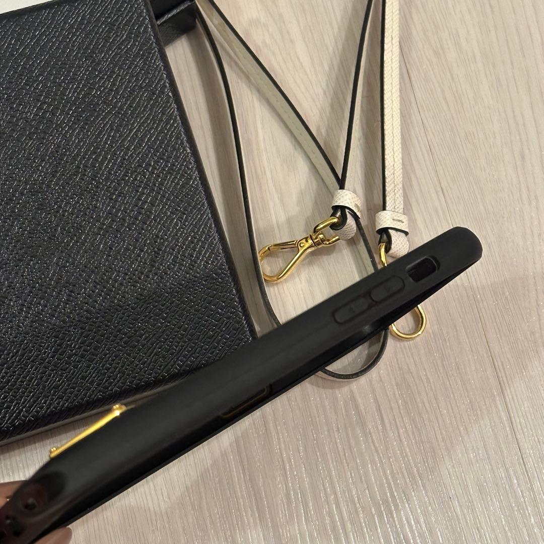 美品✨PRADA サフィアーノトライアングル iPhone14proケース