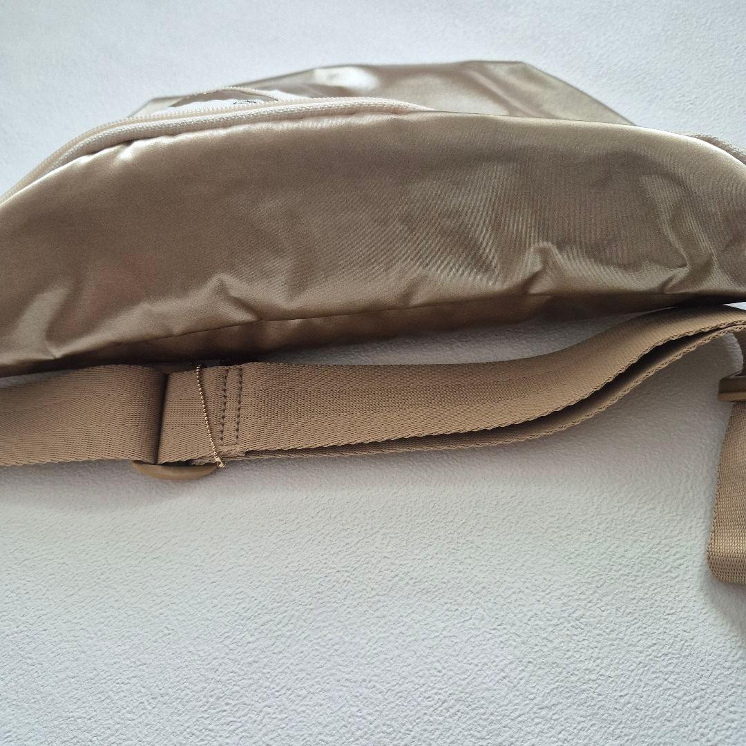 未使用級✨LeSportsac×HARIBO コラボ ゴールドボディバッグ