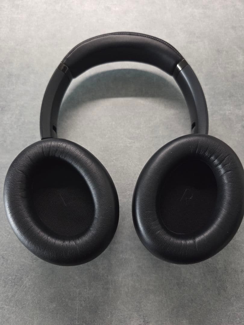 【美品】JBL TOUR ONE M2