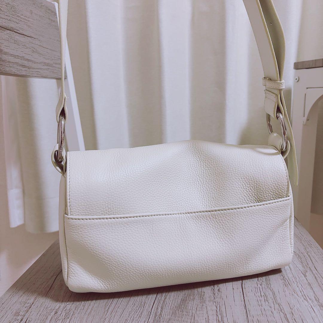 BEARDSLEY 本革レザーボディバッグ