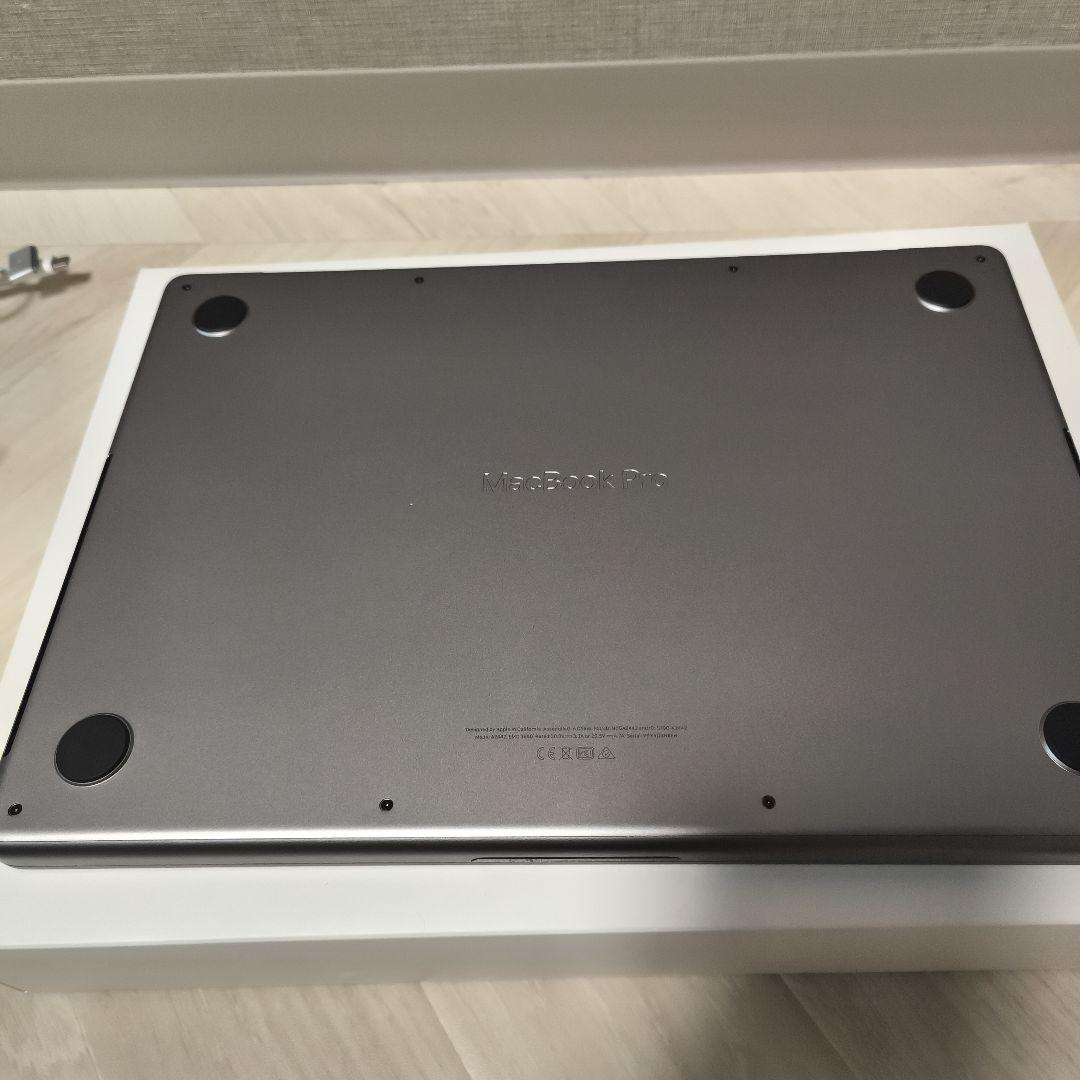 Macbook pro M1 16GB 14インチ 512GB 96%