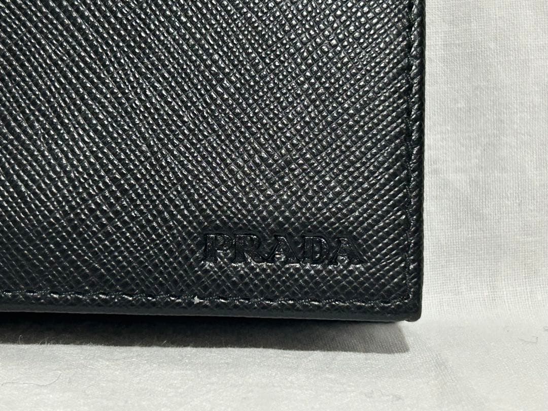新品　PRADA ブラック レザー 名刺入れ