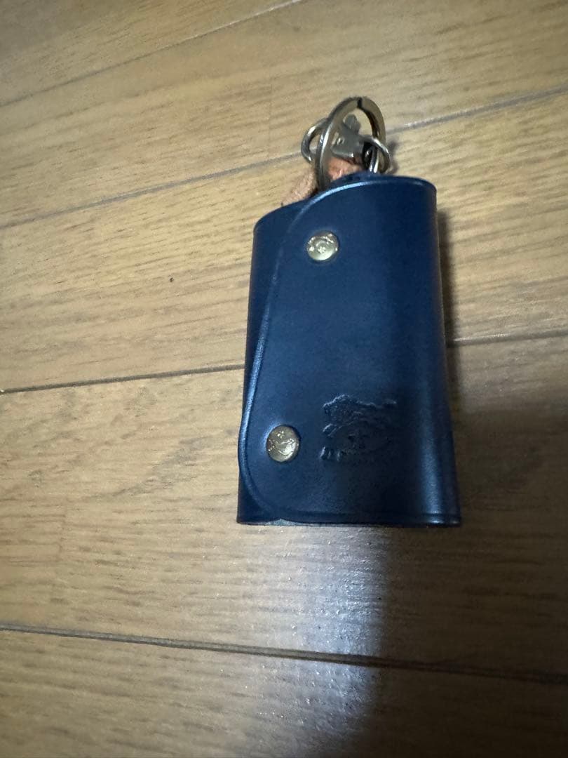 IL BISONTE イルビゾンテ レザーキーケース ネイビー 新品未使用