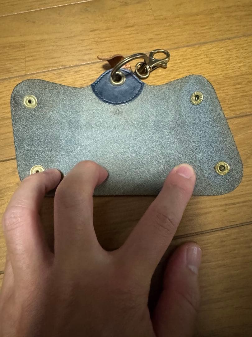 IL BISONTE イルビゾンテ レザーキーケース ネイビー 新品未使用