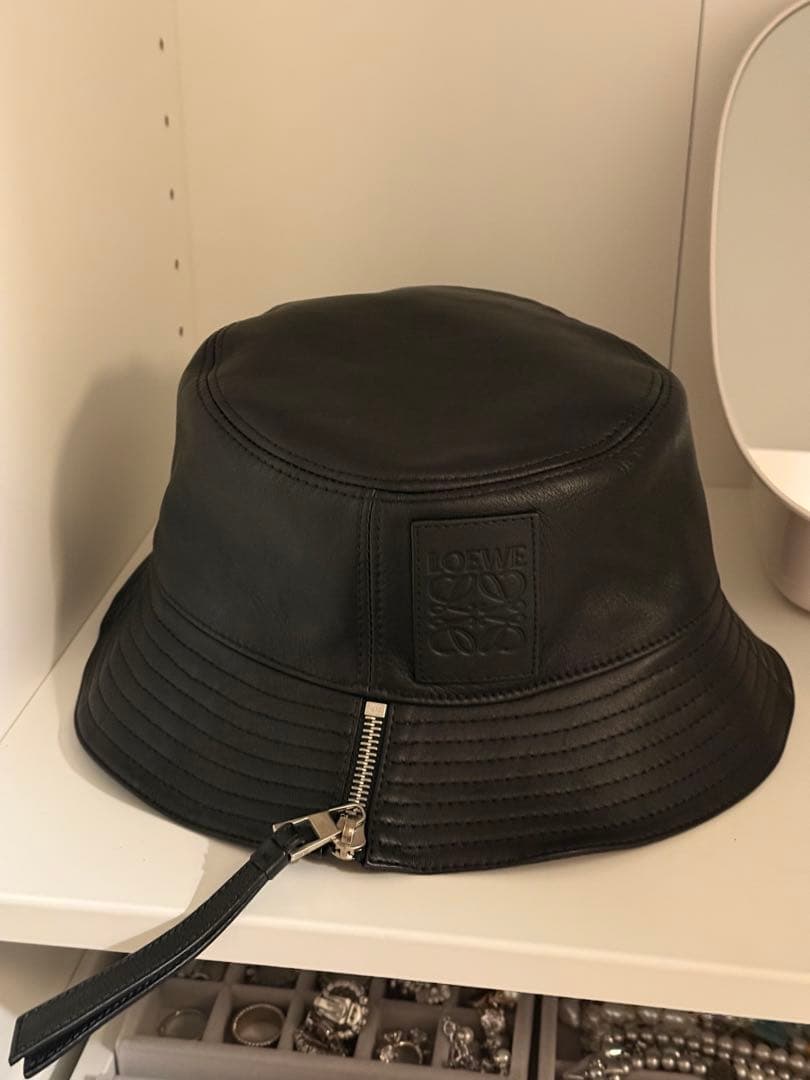 た*く様 LOEWE レザー バケットハット
