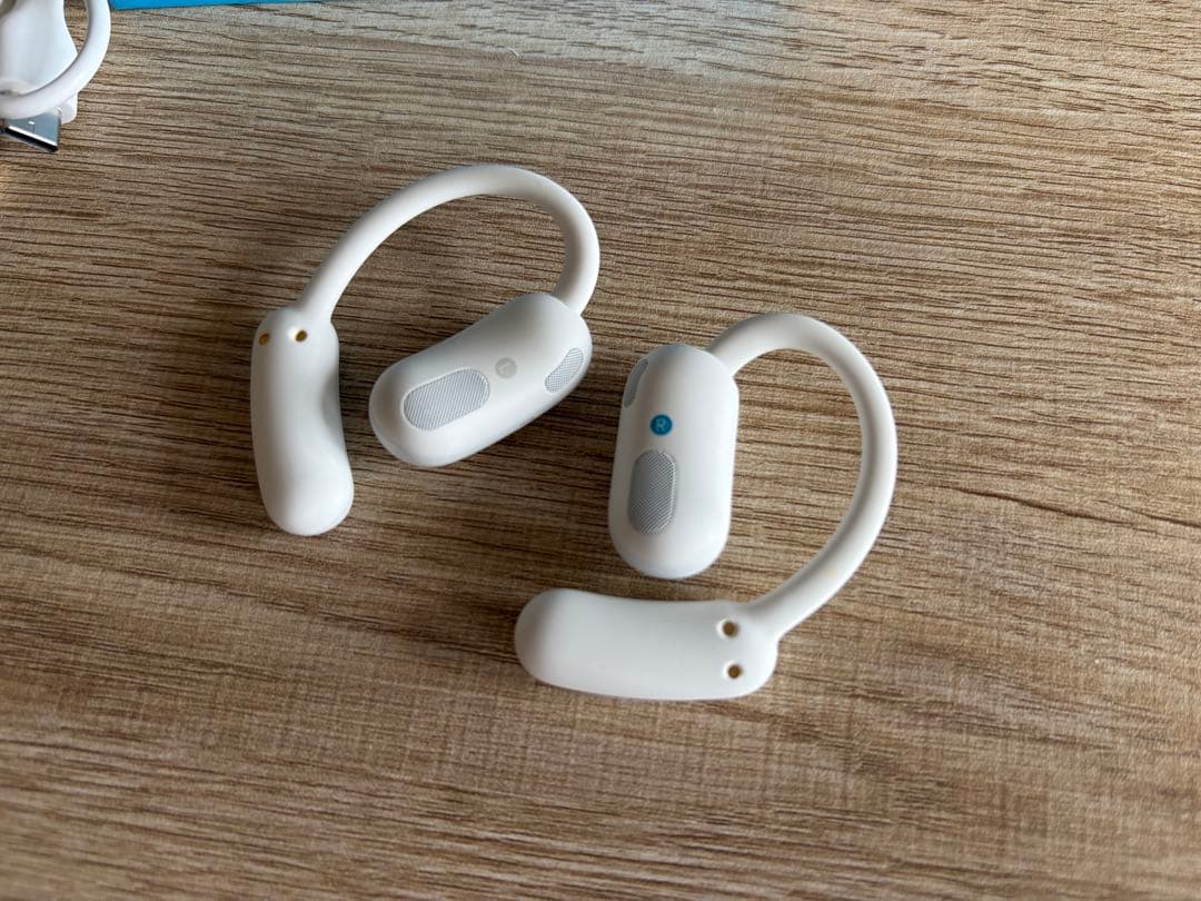 と*こ様 Anker Soundcore AeroFit 2 イヤホン 白