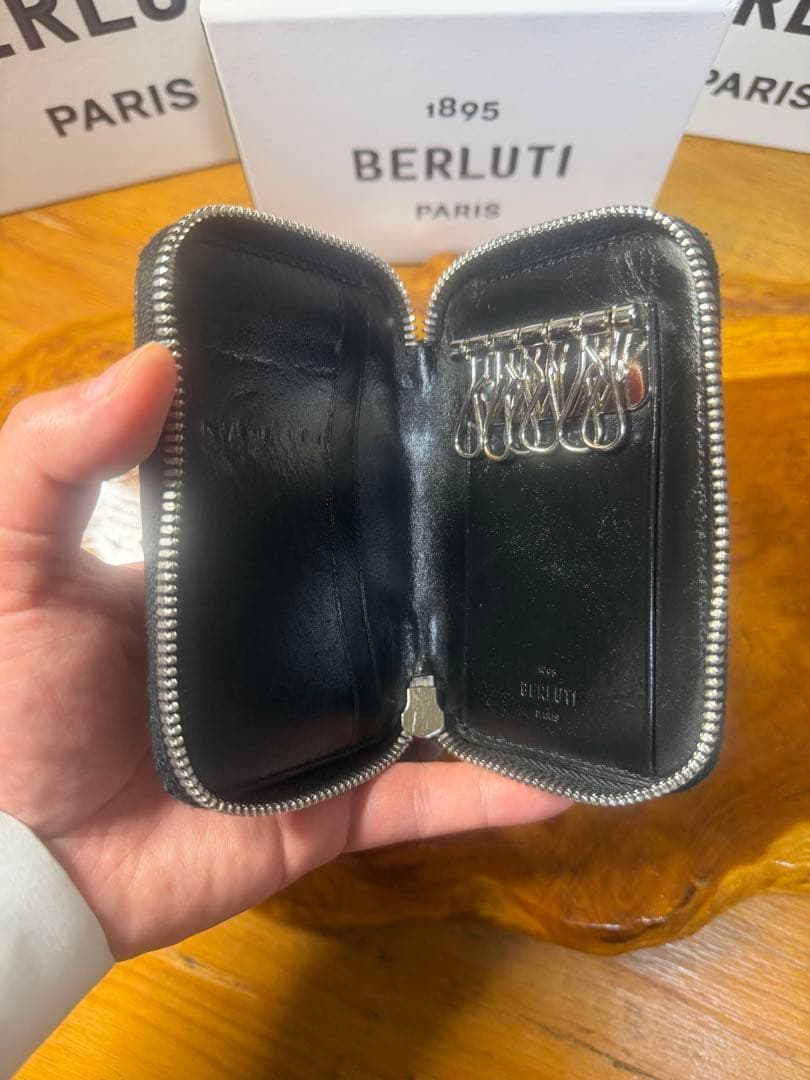 BERLUTI ベルルッティ コト スクリットレザー ジップ 6連キーケース