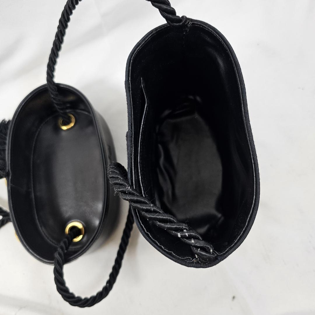 ✨美品✨フェラガモ 斜め掛けショルダーバッグ ミニ タッセル 黒✨