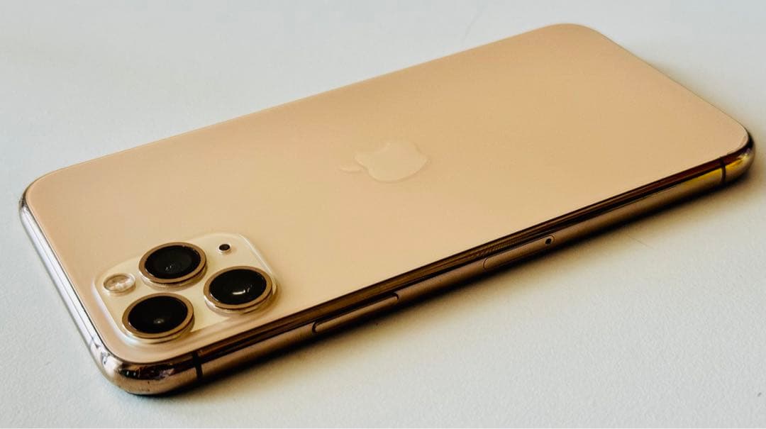 iPhone 11 Pro 256GB バッテリー新品 ゴールド Simフリー