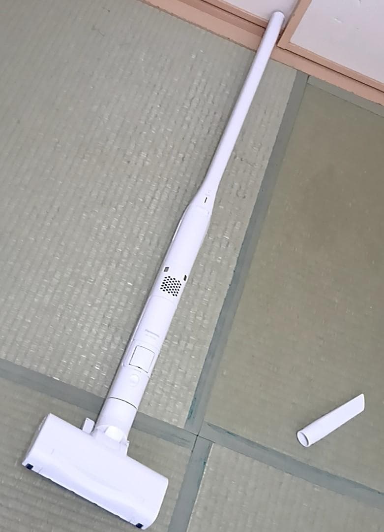 Panasonic コードレス 掃除機 MC-NS100K 23年製