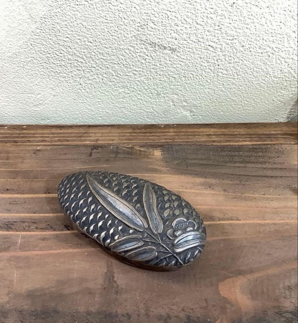 ヴィンテージ 純銀製　松竹梅　香合　小物入れ 純銀服部製 刻印有り　家紋入り