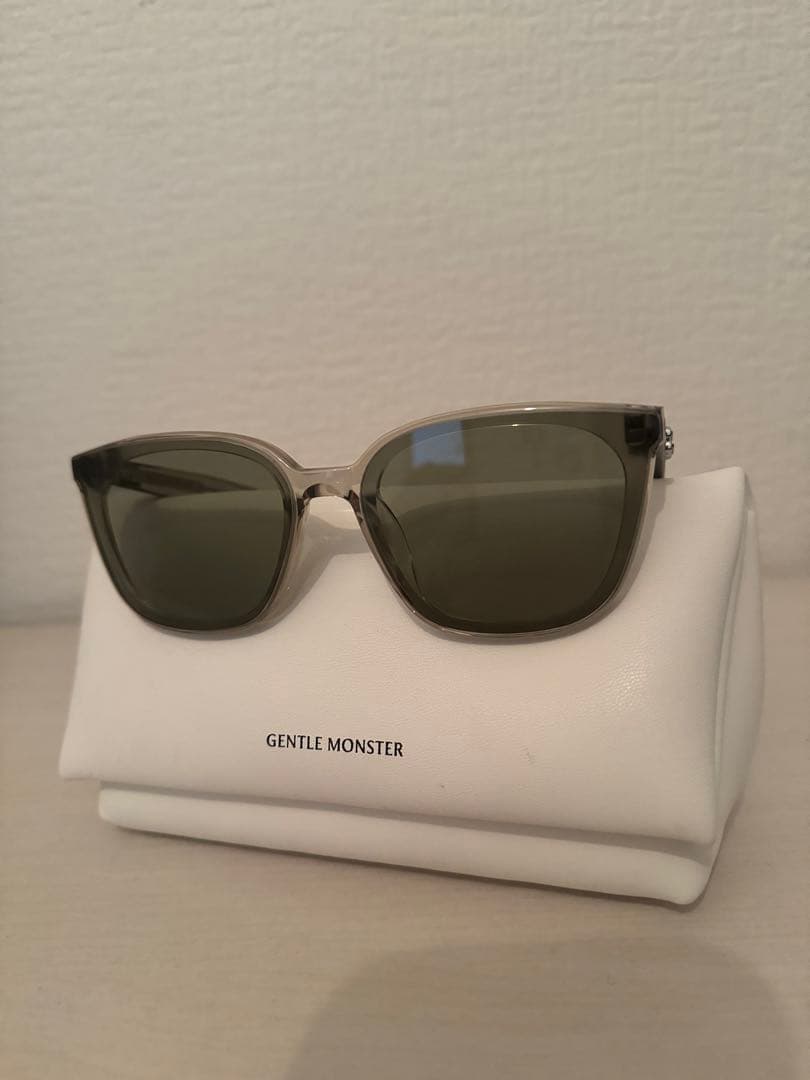 GENTLE MONSTER グレー サングラス