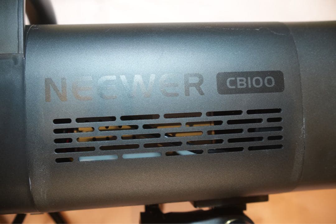 NEEWER CB100 LEDビデオライト 100w