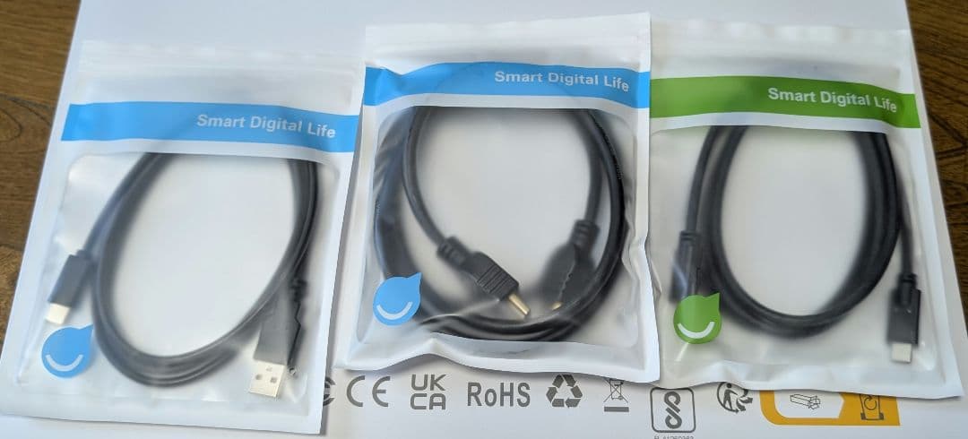 ポータブルモニター ホワイト