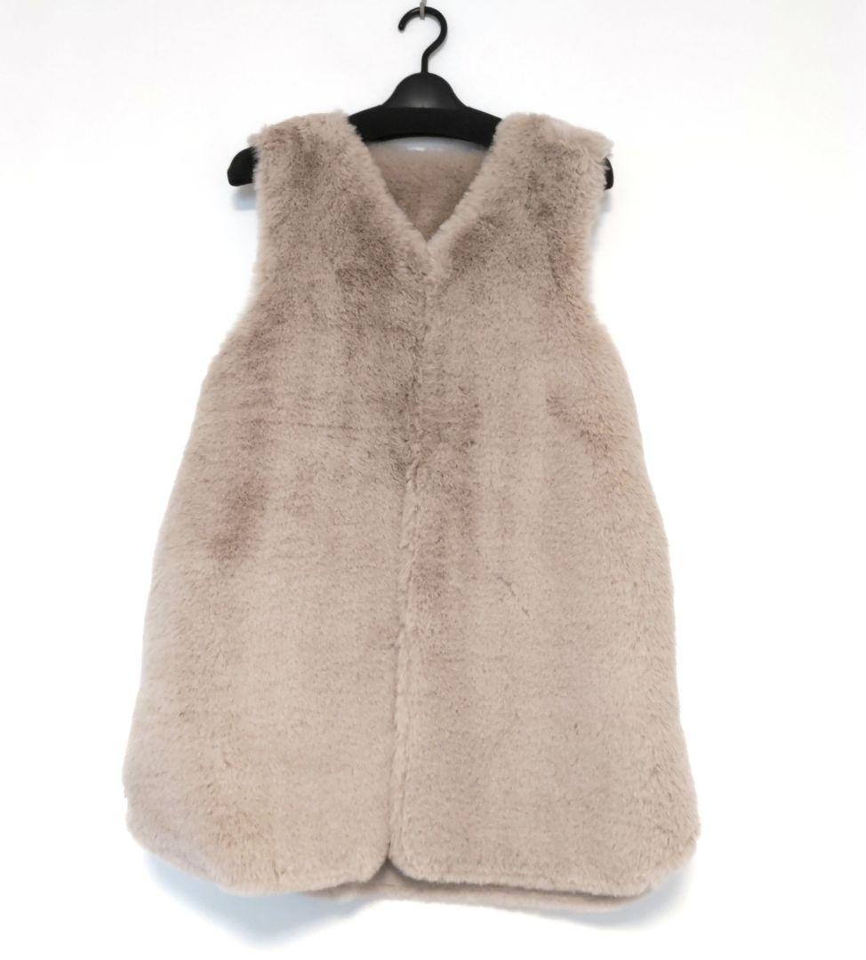 美品【l'armoire de luxe】エコファーリバーシブルベスト　ベージュ