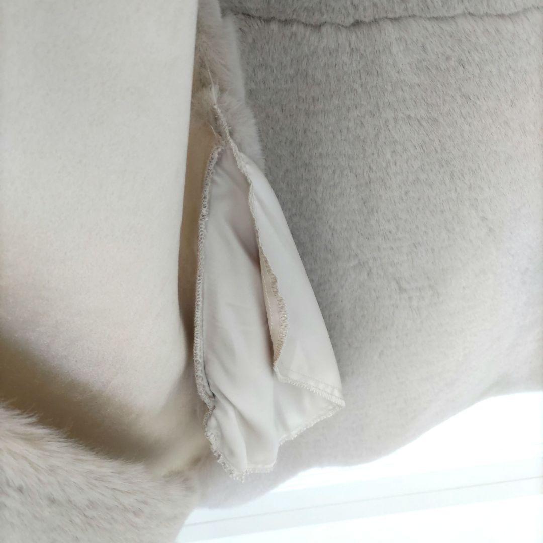 美品【l'armoire de luxe】エコファーリバーシブルベスト　ベージュ