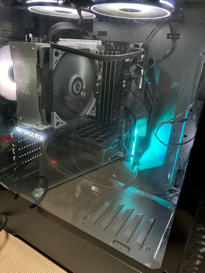ゲーミング自作pcです