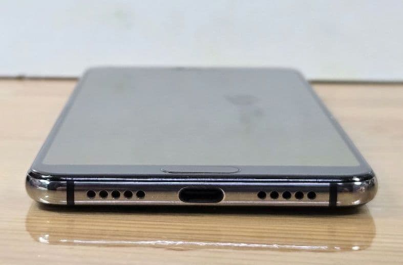 美品　HUAWEI P20pro docomo HW-01K（スマホケース付き）