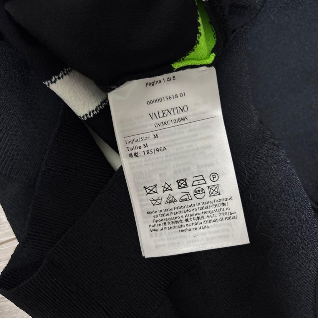 VALENTINO ブラック ネオングリーン Vロゴ