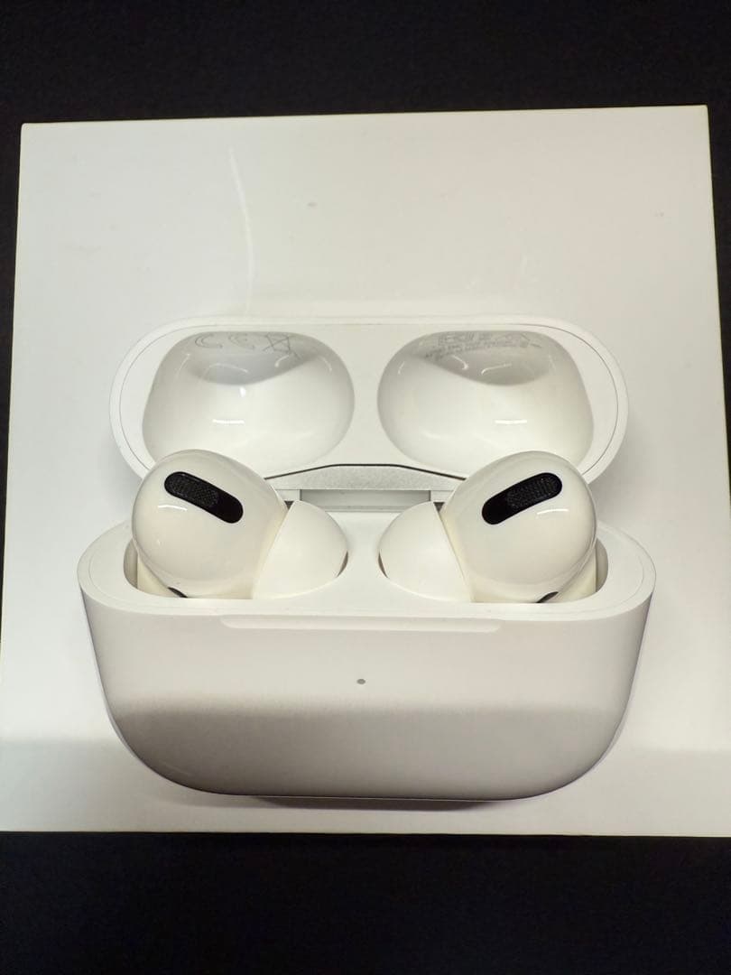 AirPods Pro 第一世代【純正品】おまけ【黒ケース付き】