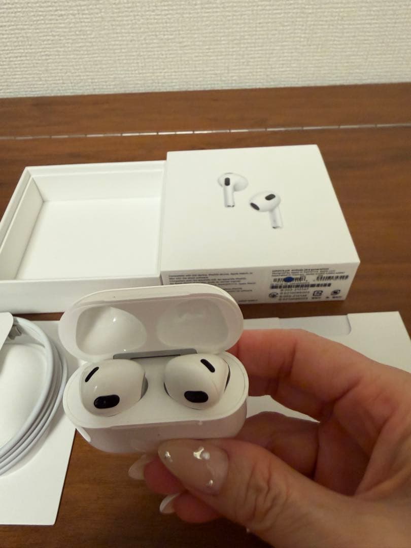 イヤホン AirPods Lightning Charging Case