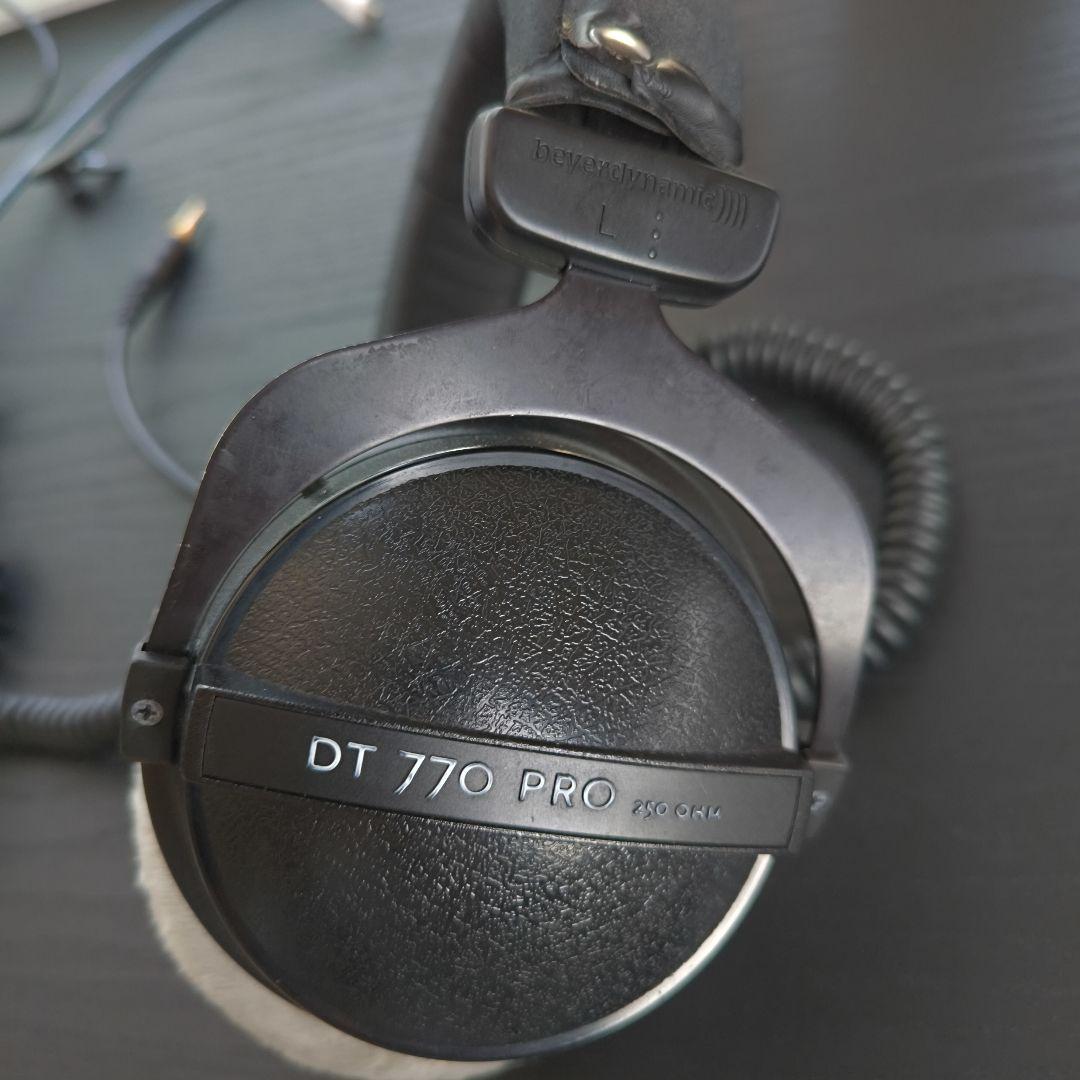 Beyerdynamic DT 770 PRO 250Ω　ケース付き