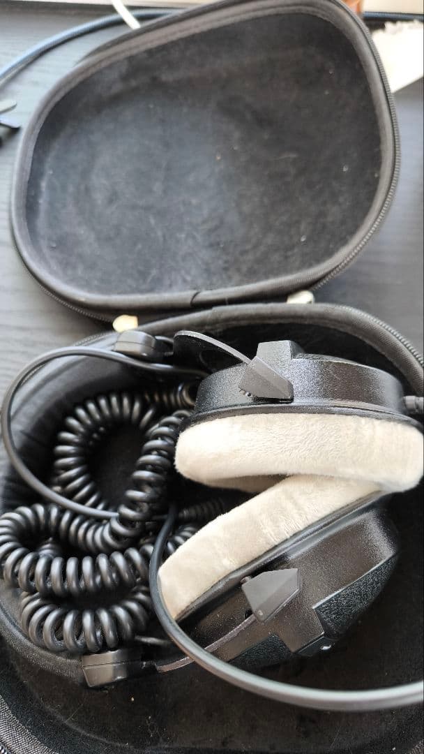 Beyerdynamic DT 770 PRO 250Ω　ケース付き