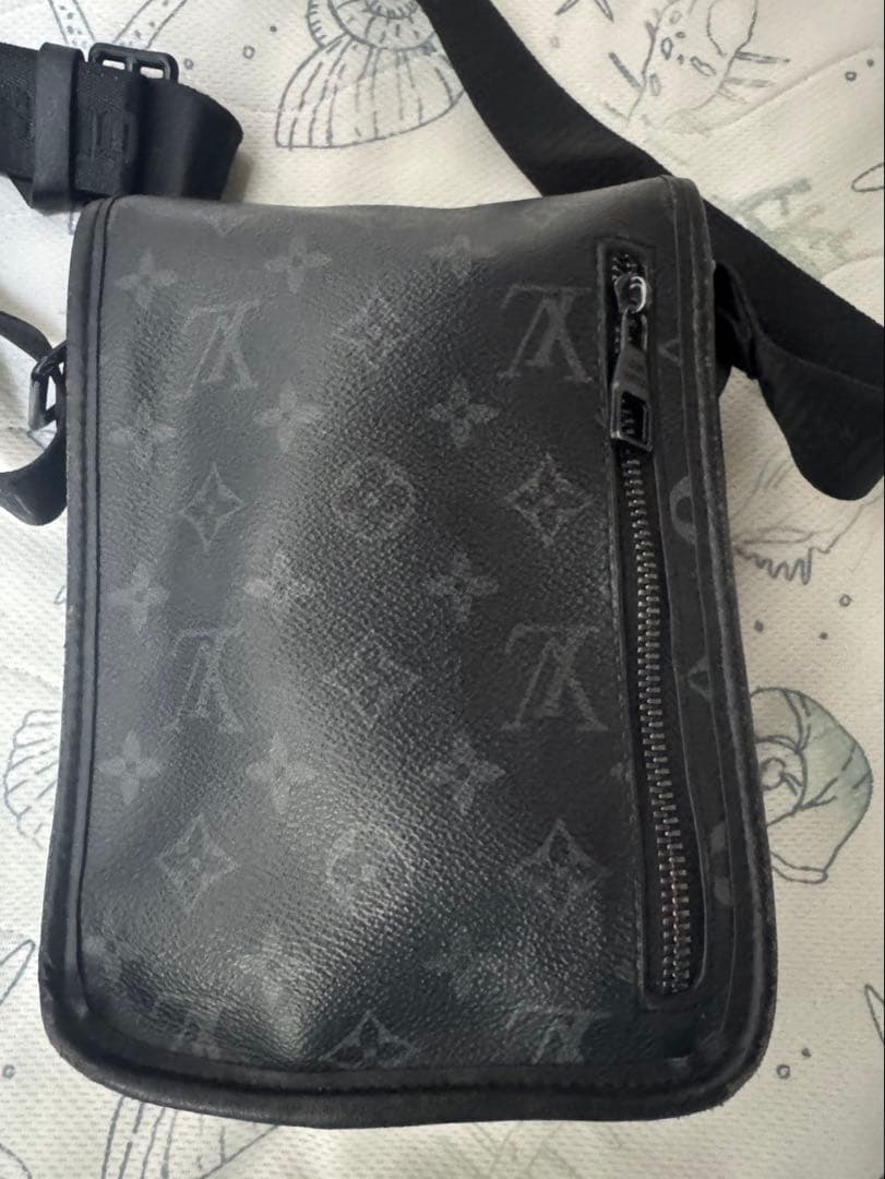 Louis Vuitton ブラック ショルダーバッグ