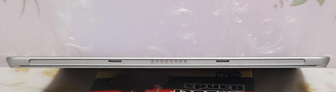 (美品) Surface GO 2 8100Y/8GB/128GB LTE