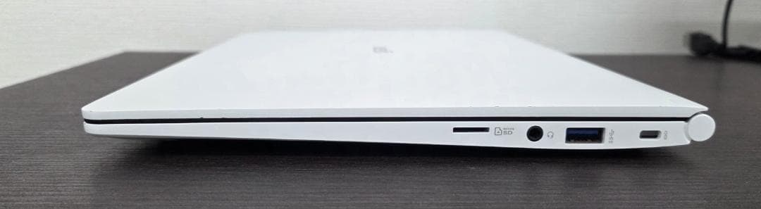 LG gram 14インチ/ i5 / 16Gb / 256Gb / Win11