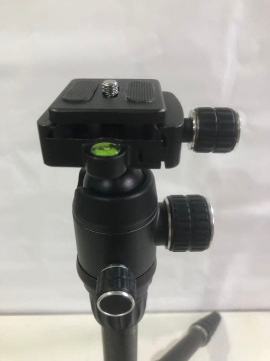 Amazonベーシック カメラ三脚 130cm 5段 自由雲台 カーボン