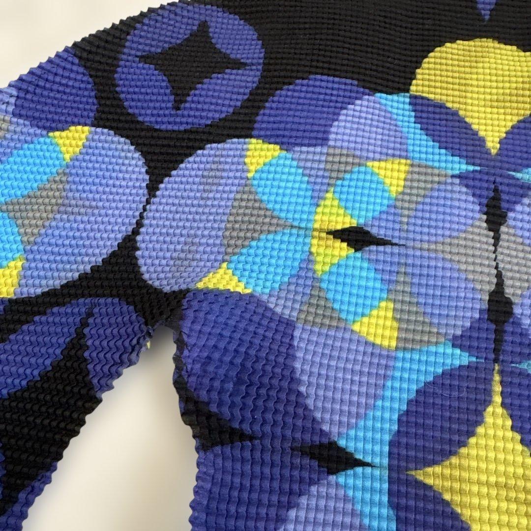 me by ISSEY MIYAKE イッセイミヤケ ワッフルプリーツ 総柄