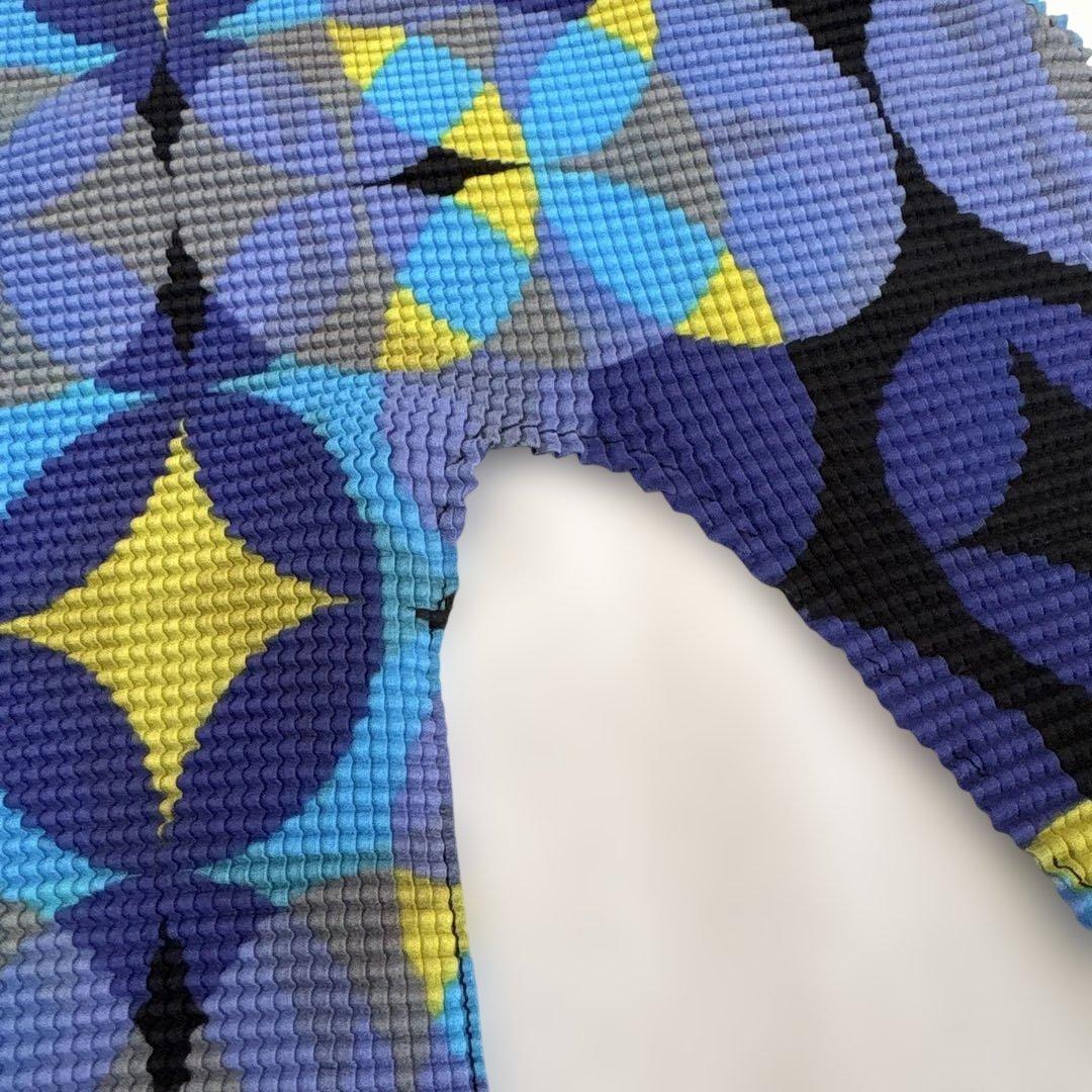 me by ISSEY MIYAKE イッセイミヤケ ワッフルプリーツ 総柄