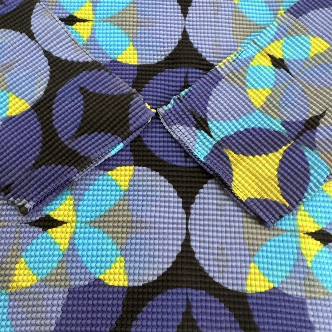 me by ISSEY MIYAKE イッセイミヤケ ワッフルプリーツ 総柄