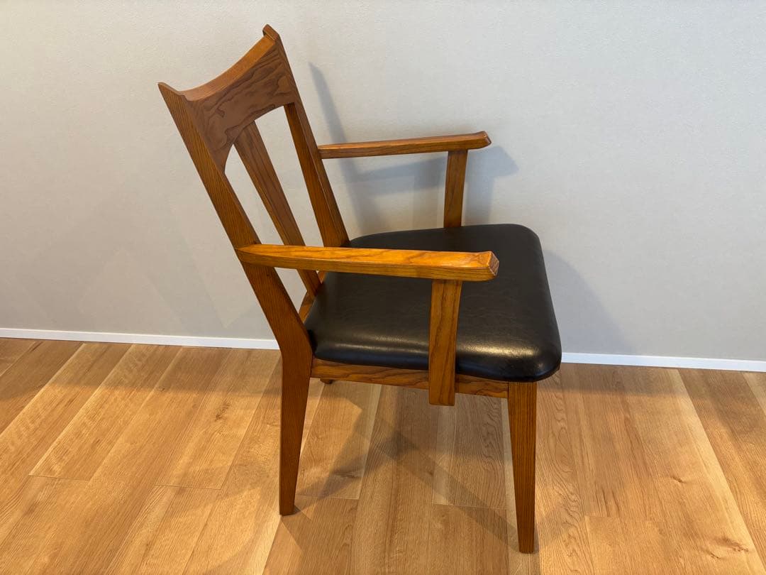ACME Furniture アクメファニチャー カーディフチェア①　アーム付き