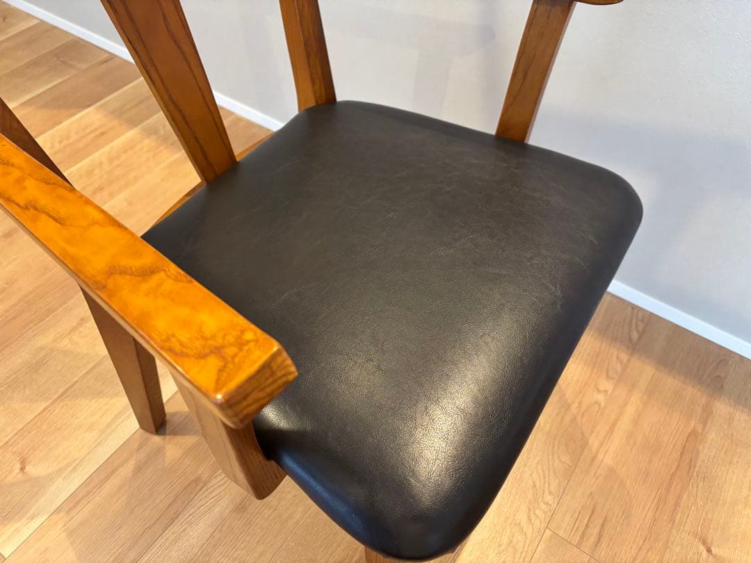 ACME Furniture アクメファニチャー カーディフチェア①　アーム付き