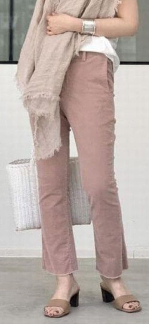 新品アパルトモン　レミリーフ　コーデュロイパンツ　サイズ40